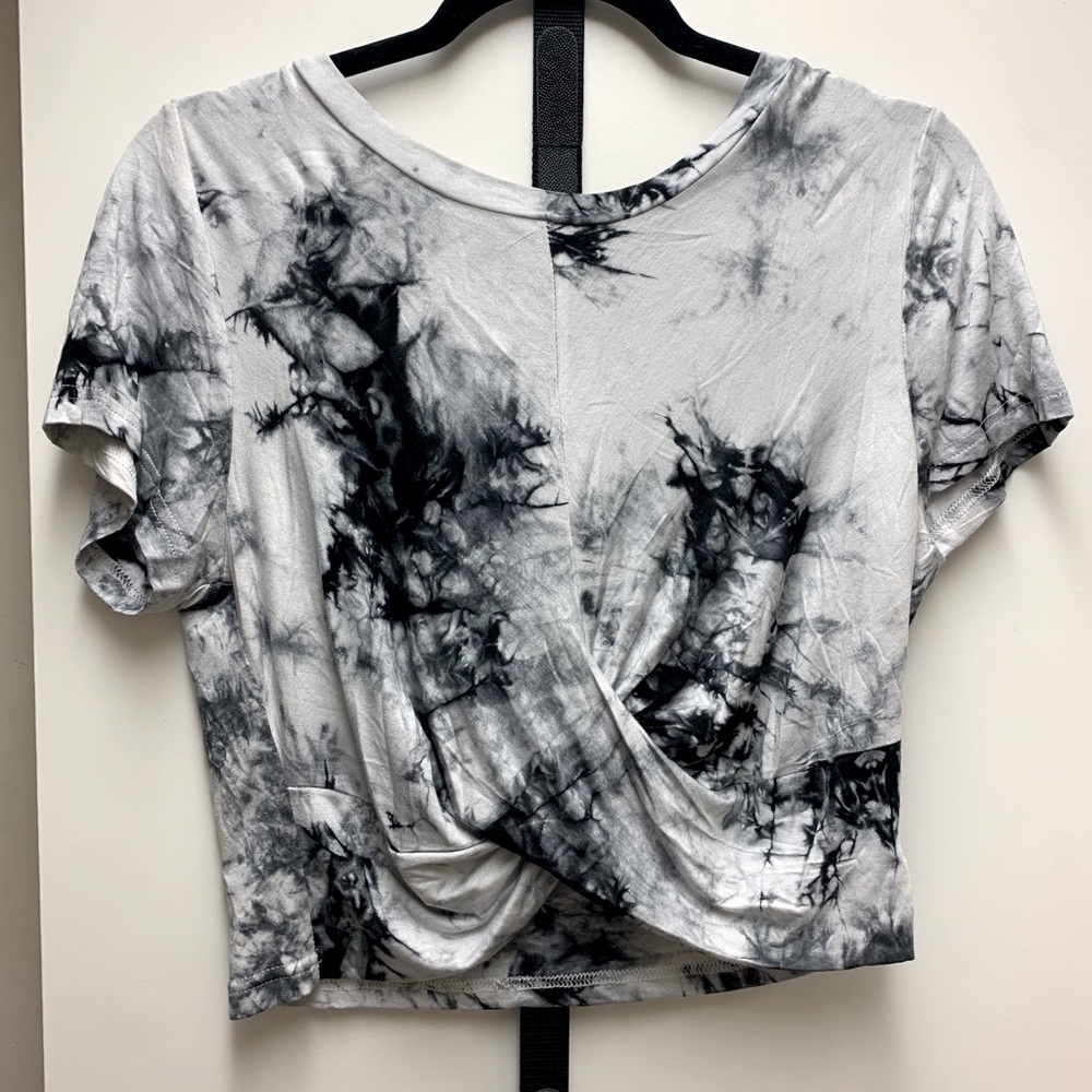 Cropped twist front shirt
